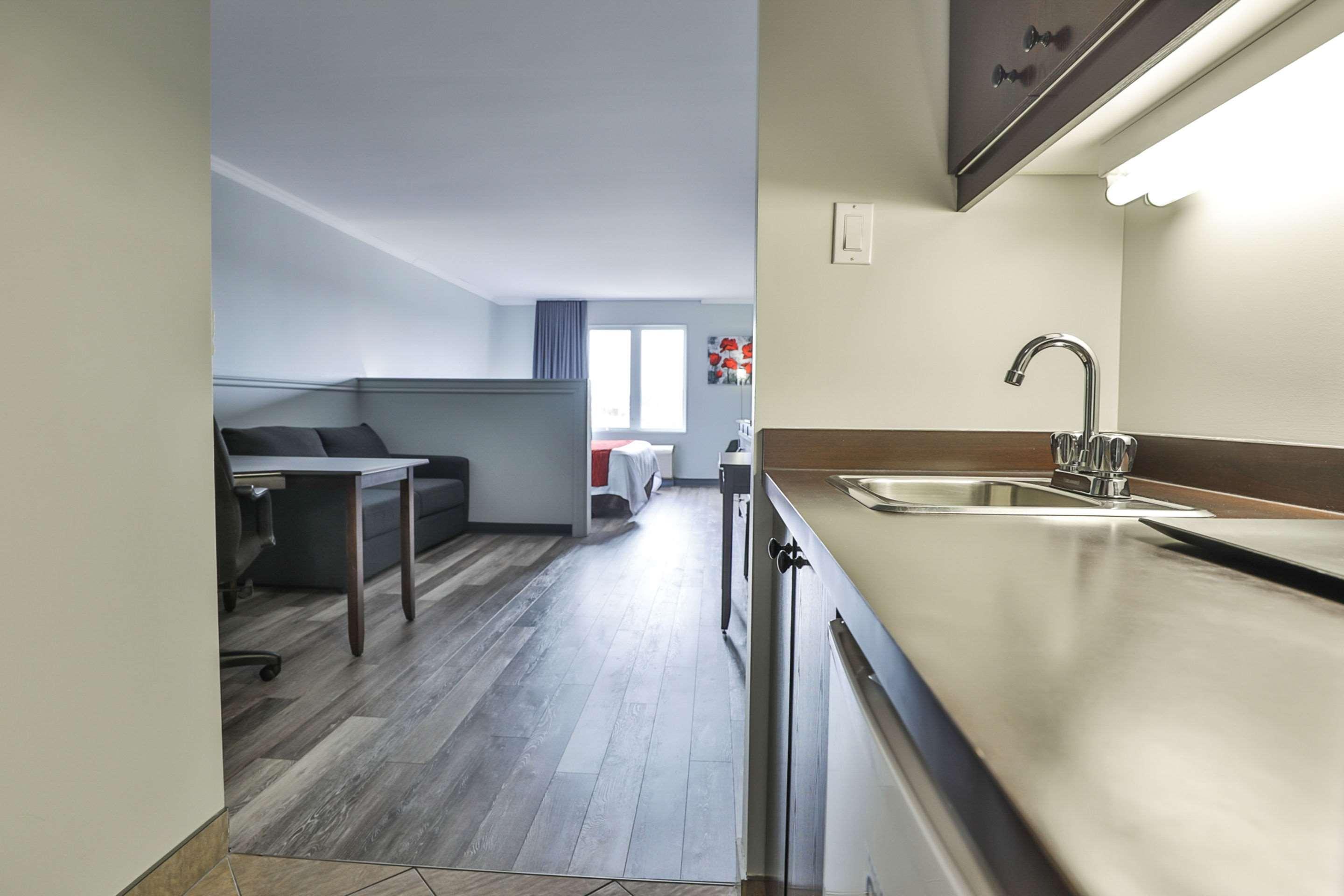 Comfort Inn & Suites Сен-Жером Экстерьер фото