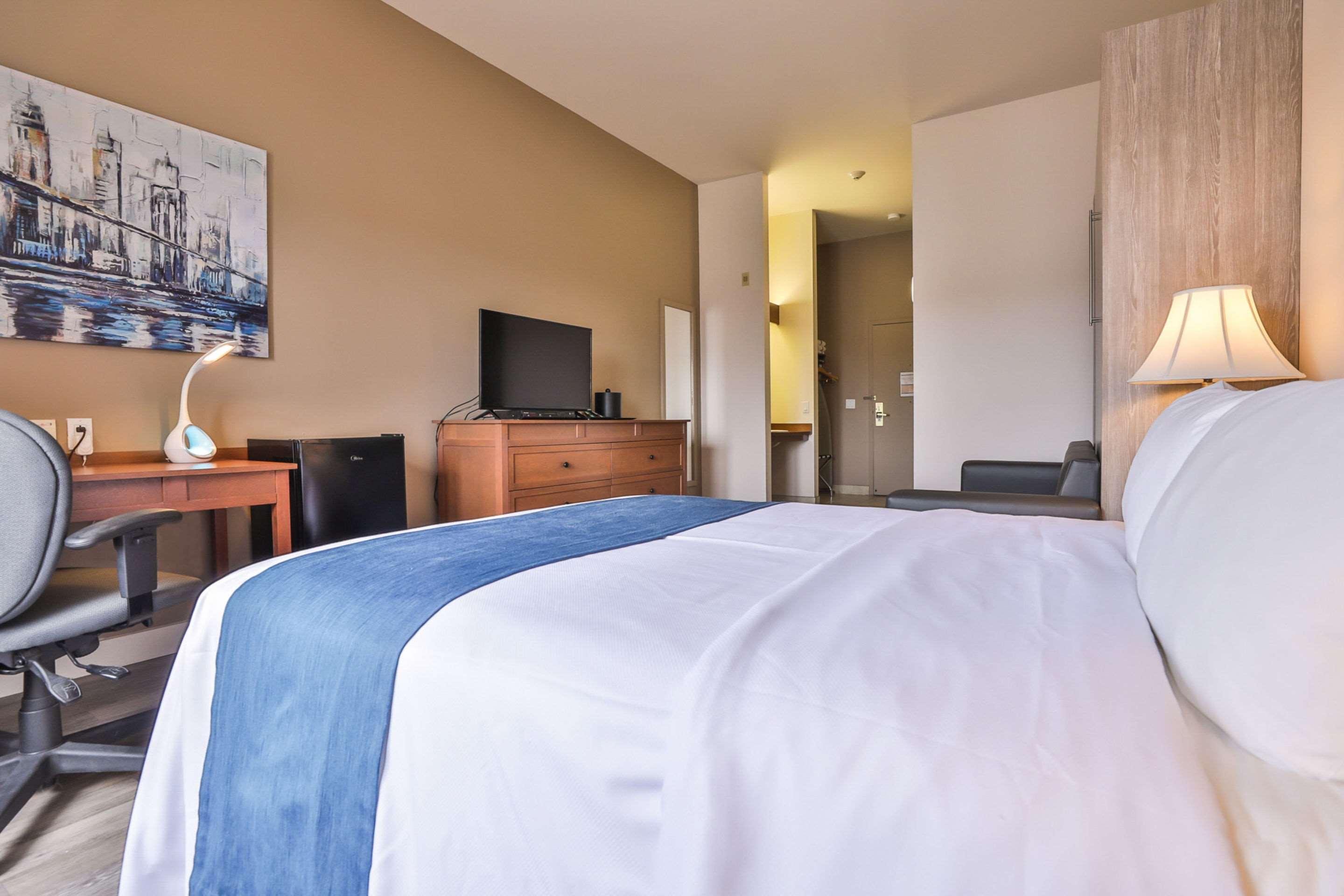 Comfort Inn & Suites Сен-Жером Экстерьер фото