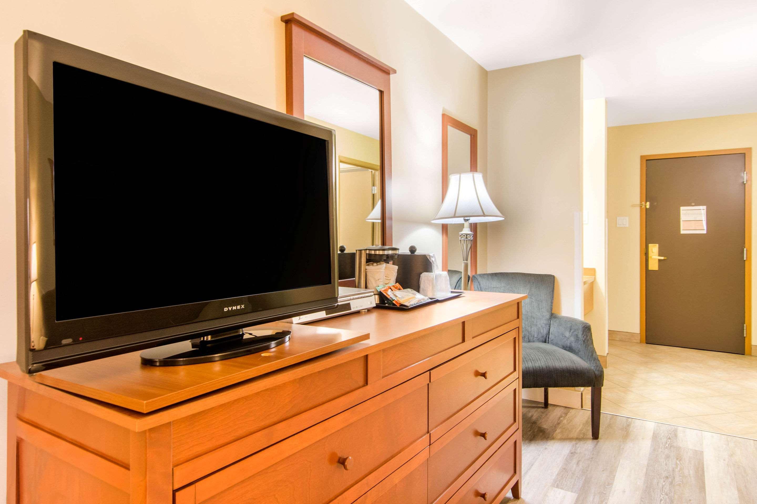 Comfort Inn & Suites Сен-Жером Экстерьер фото