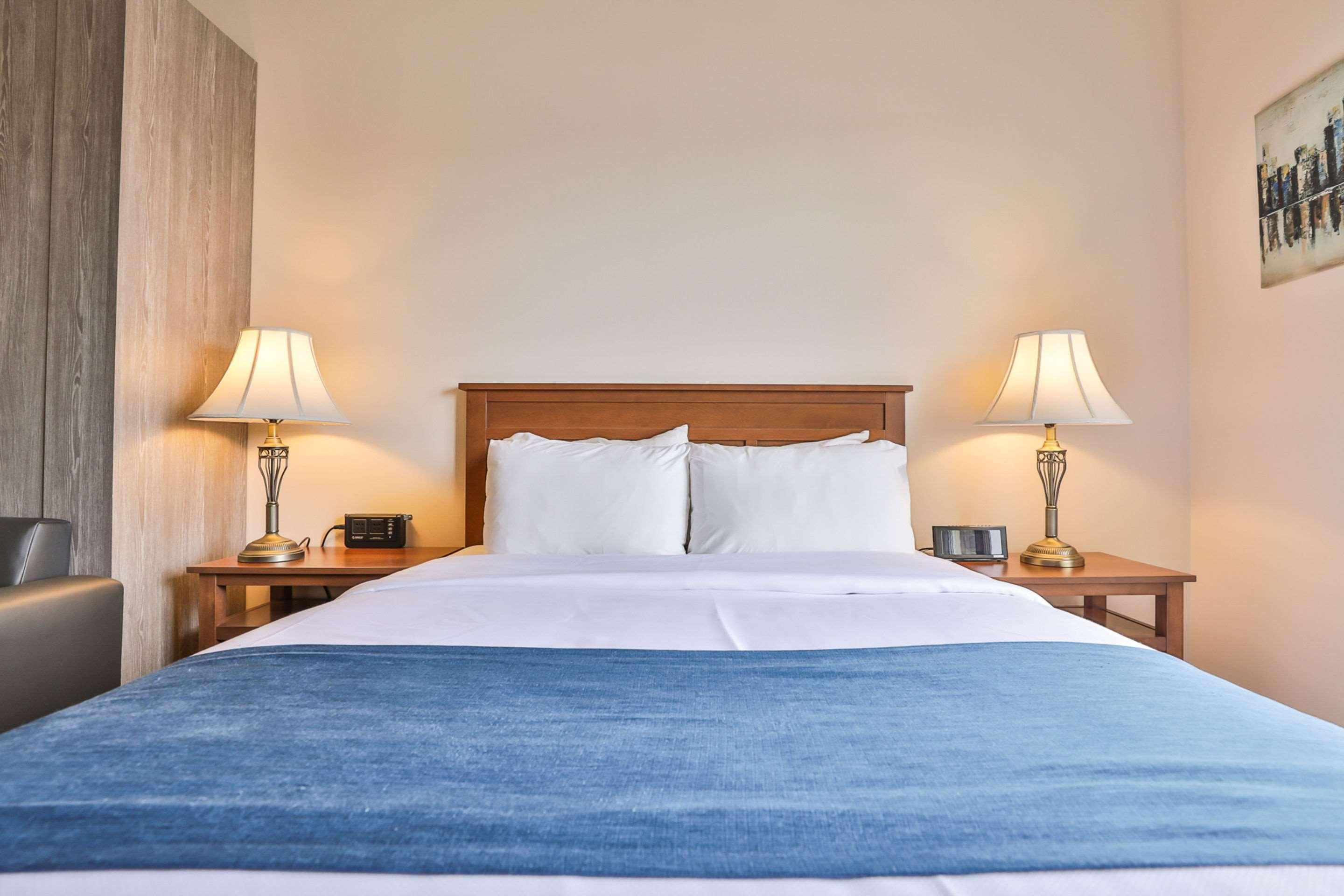 Comfort Inn & Suites Сен-Жером Экстерьер фото