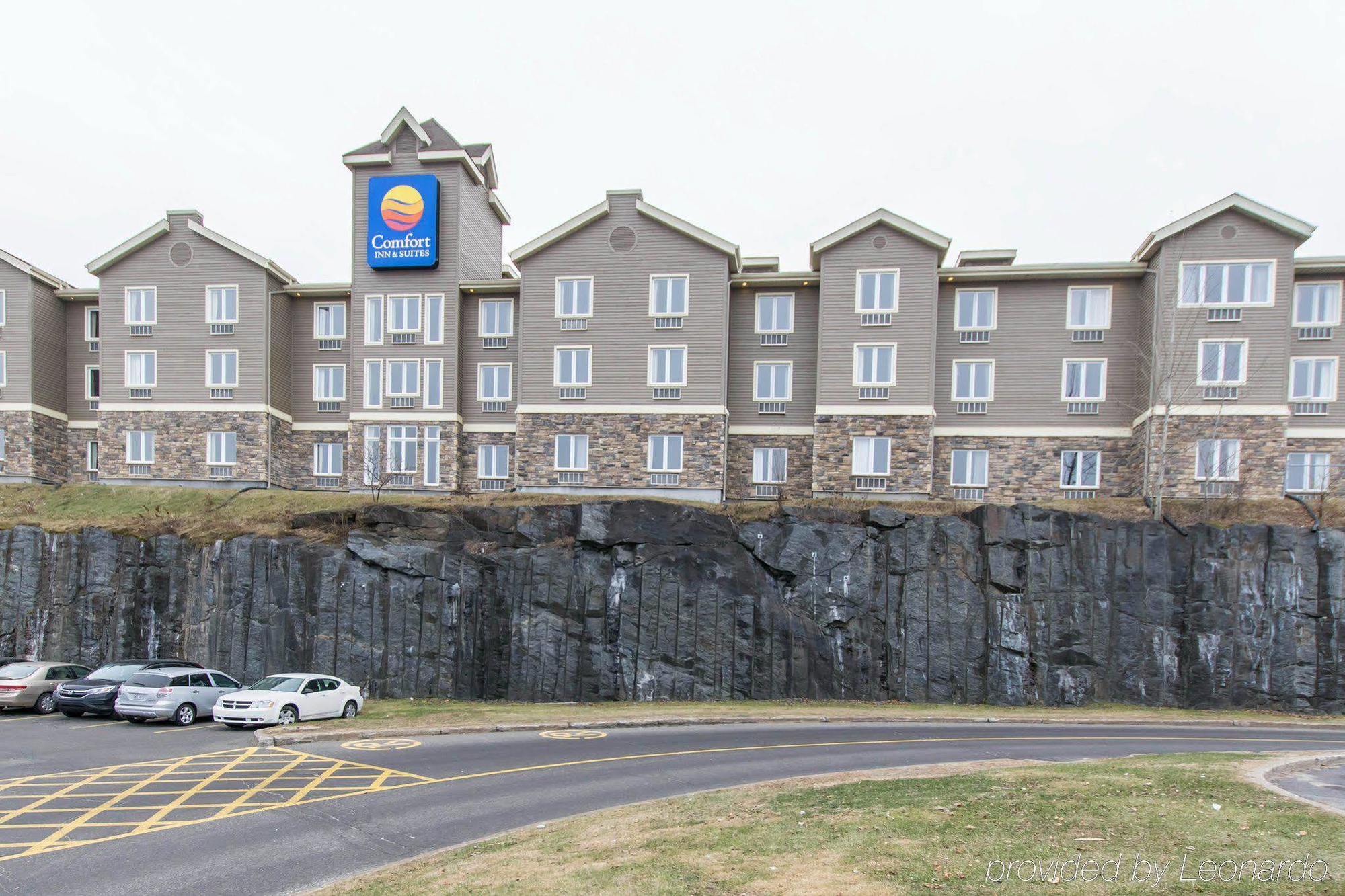 Comfort Inn & Suites Сен-Жером Экстерьер фото