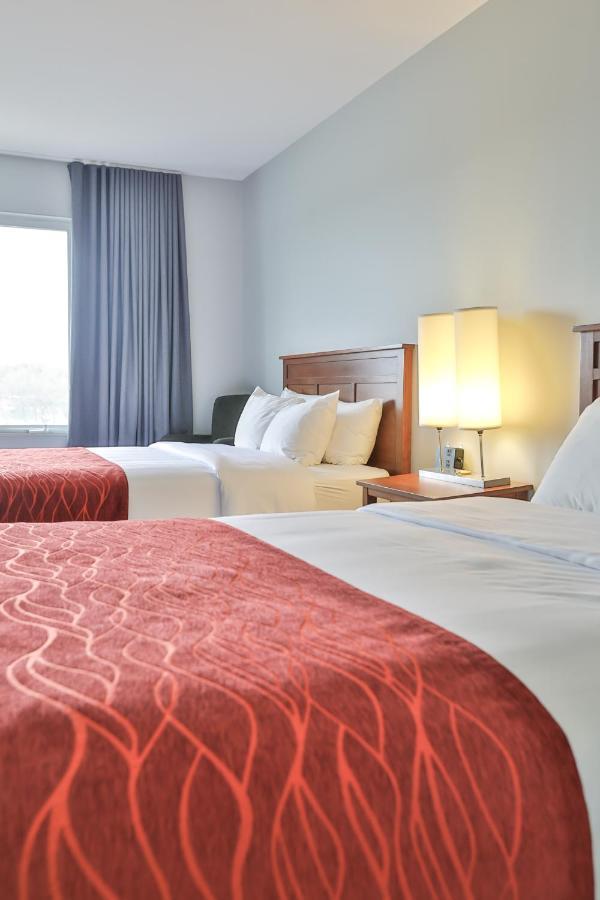 Comfort Inn & Suites Сен-Жером Экстерьер фото